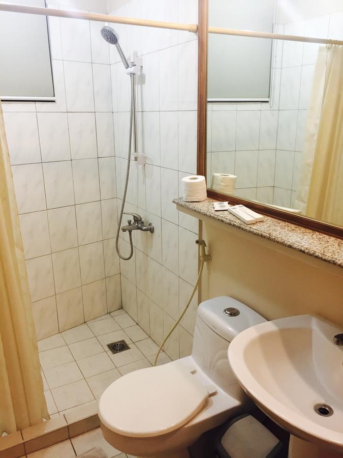 Dragonlink Suites @ Bel-Air Soho Makati City Esterno foto