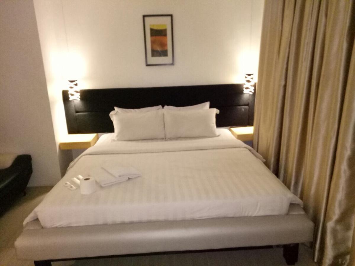Dragonlink Suites @ Bel-Air Soho Makati City Esterno foto